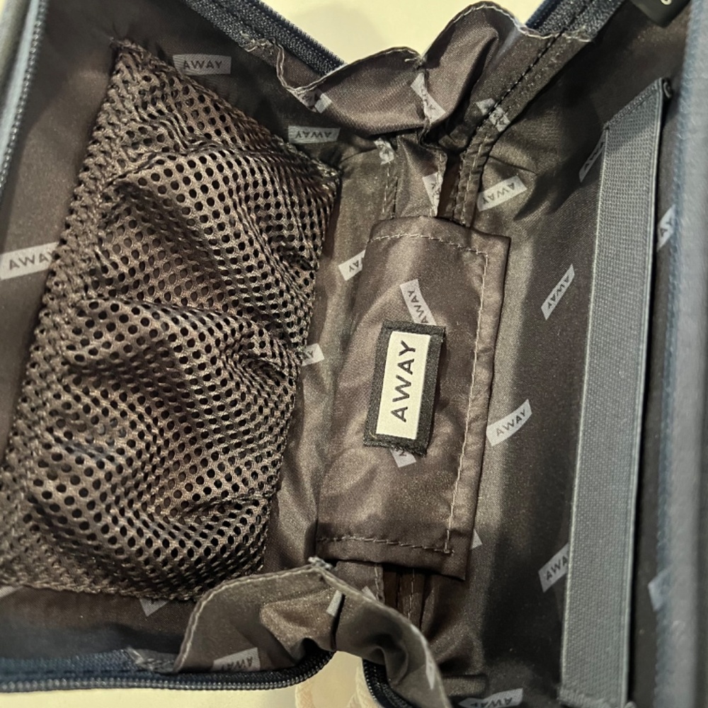 AWAY Luggage Set - Picture 10 of 10